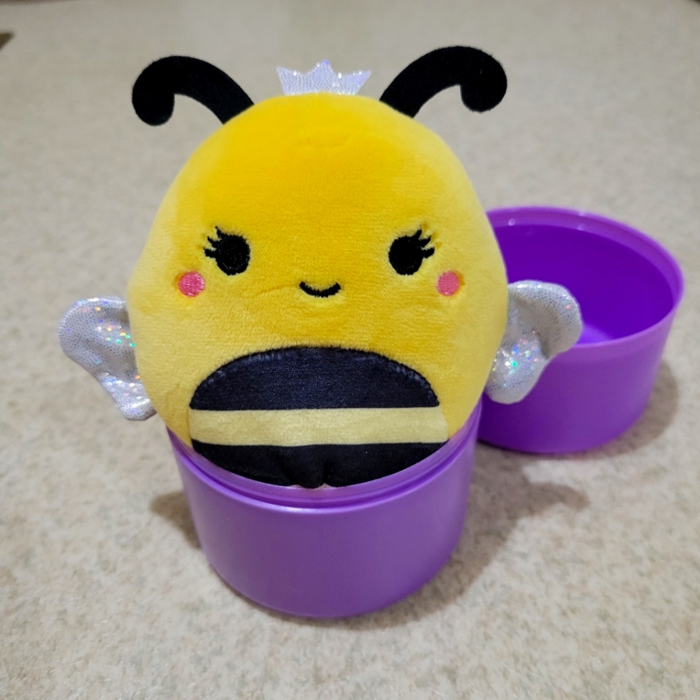Sunny the Queen Bee Squishmallow 5 inch NWOT